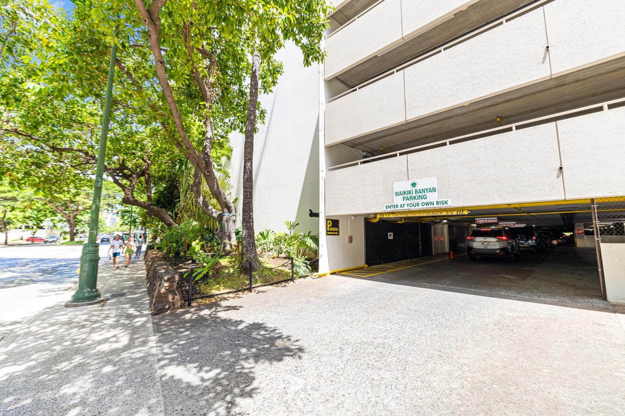 Stylish Waikiki Banyan 1br With Free Parking! Apartment *