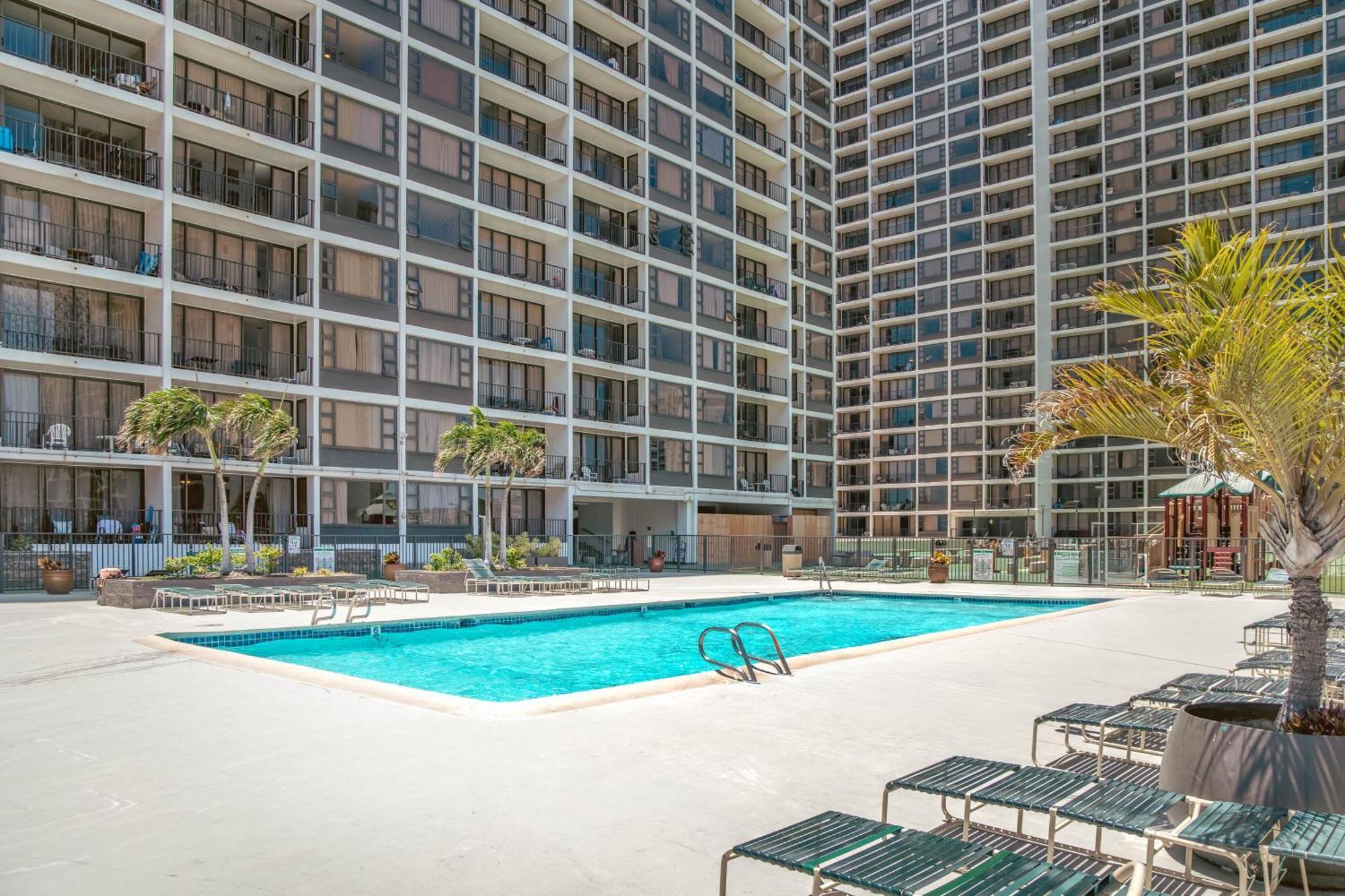 Stylish Waikiki Banyan 1br With Free Parking! Apartment *