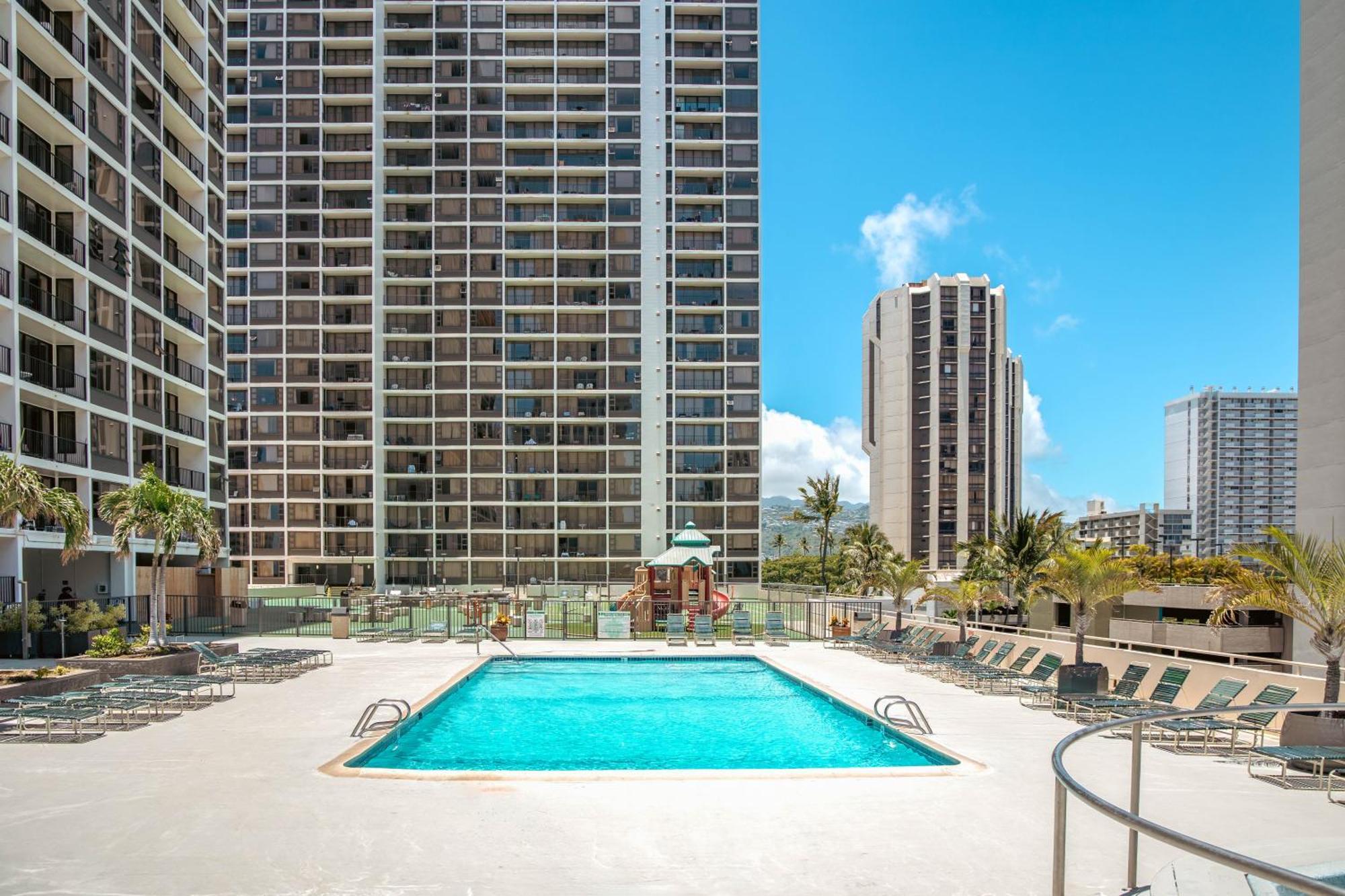 Apartment Stylish Waikiki Banyan 1br With Free Parking! *